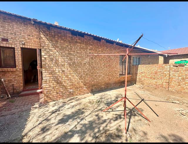 2 BEDROOM TOWNHOUSE FOR SALE IN PENINA PARK